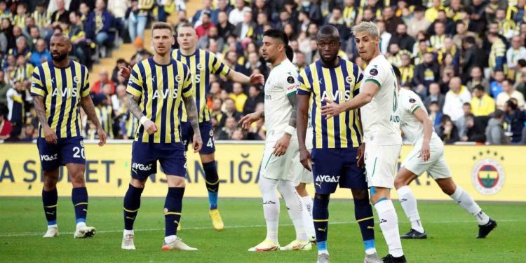 Fenerbahçe kritik maça çıkıyor