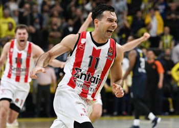 Fenerbahçe son saniyede Sloukas'ın üçlüğüyle yıkıldı