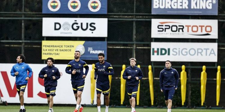 Fenerbahçe'de ayrılık rüzgârları; Serdar Dursun ve 3 futbolcu takımdan ayrılıyor!