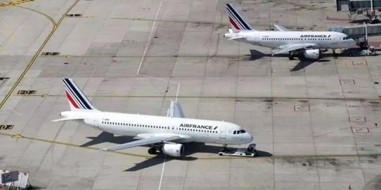 Fransa, kısa mesafe iç uçuş seferlerini yasakladı