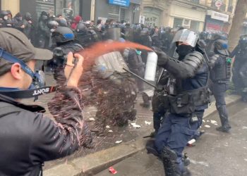 Fransa ve Almanya'da olaylı 1 Mayıs: Yüzlerce gözaltı ve yaralı var