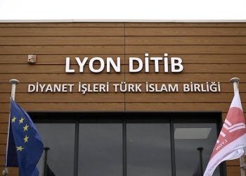Fransa’da DİTİB binası yanında kurulan oy kullanma merkezine suç duyurusu