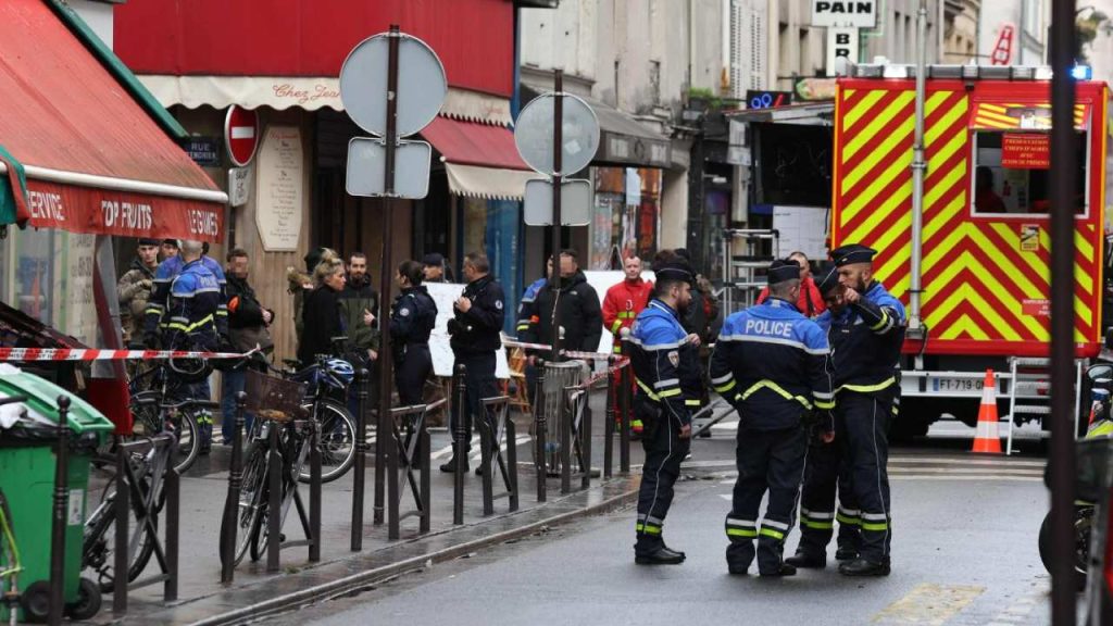 Fransız gazeteci duyurdu: Paris'te Ahmet Kaya Kürt Kültür Merkezi'ne saldırmakla suçlanan eski SADAT üyesi gözaltına alındı