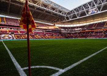 Galatasaray-Fenerbahçe derbisi için 300 bin bilet talebi!