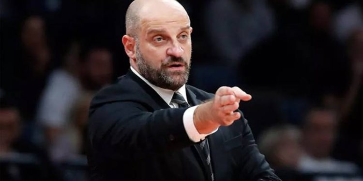 Galatasaray NEF, Andreas Pistiolis ile yollarını ayırmıştı. Sarı-kırmızılı kulüp, başantrenörlük görevine Zvezdan Mitrovic'in getirildiğini resmen duyurdu.