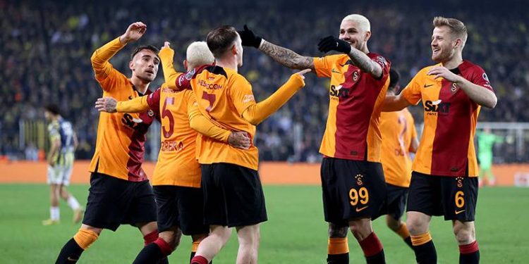 Galatasaray, şampiyonluk için sahaya çıkıyor