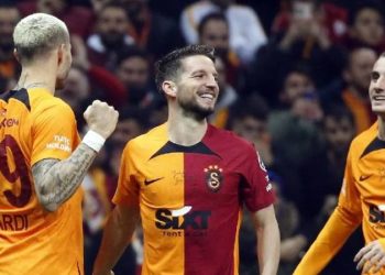 Galatasaray'da kart alarmı!