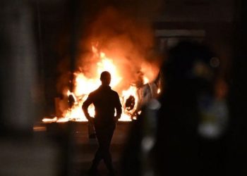 Galler polisi, Cardiff kentinde bisikletleriyle kaza yapıp hayatını kaybeden iki gencin polis tarafından takip edilmediğini savundu.