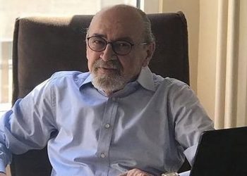 Gazeteci yazar Deniz Kavukçuoğlu vefat etti