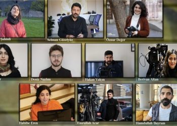 Gazetecilerin duruşması başladı