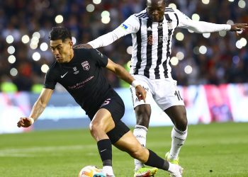 Geliri depremzedelere bağışlanacak Beşiktaş-Sabah maçı beraberlikle bitti