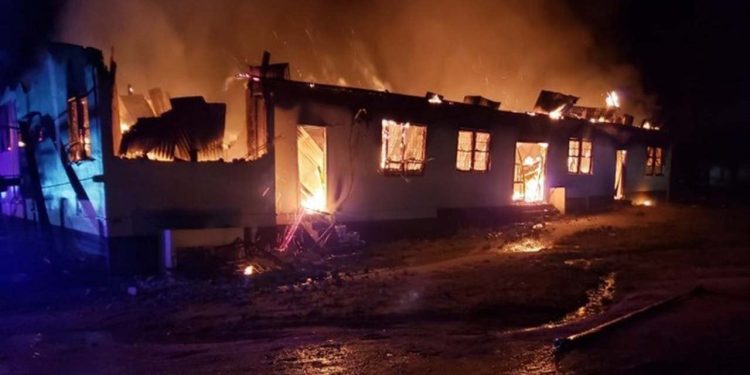 Guyana'da okul yurdunda yangın: En az 20 çocuk öldü, yedi yaralı