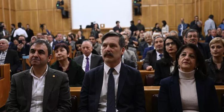 Milletvekilliği Seçimlerinde HDP ve TİP'in aldığı oy oranları, vekil sayılarındaki düşüş yapılan ittifakı tartışmaya açtı. Uzmanlar ittifakın sonuçlarını yorumladı