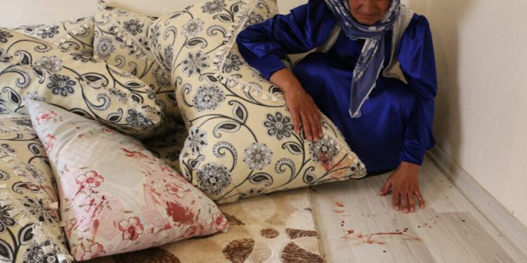 Hakkari’de maskeli polislerden ev baskınları ve işkence: ‘Oğlunu öldürmeye geldik’