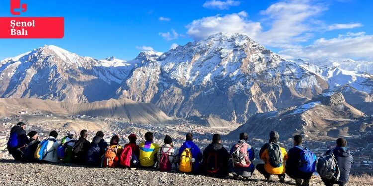 Hakkari'de turizme 'yasak bölge' engeli: Dağcılar ya alana gidemiyor ya da özel izinle tırmanış yapabiliyor