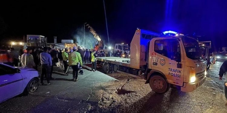 Hatay'da zincirleme trafik kazası: 13 ölü