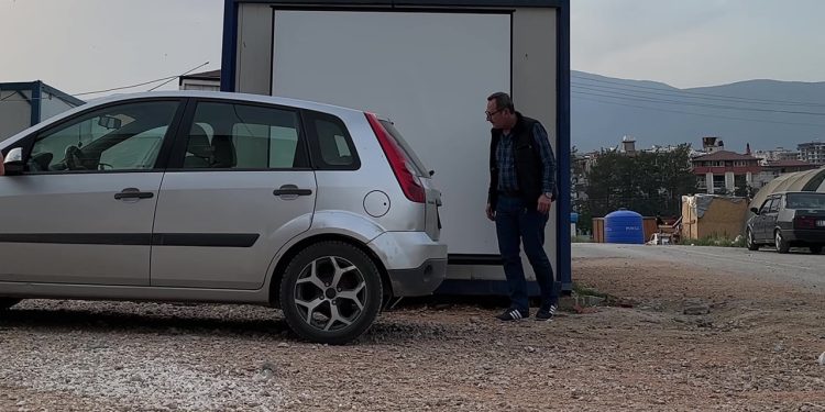 Hatay'daki çadır kentte açık hava sineması kuruldu