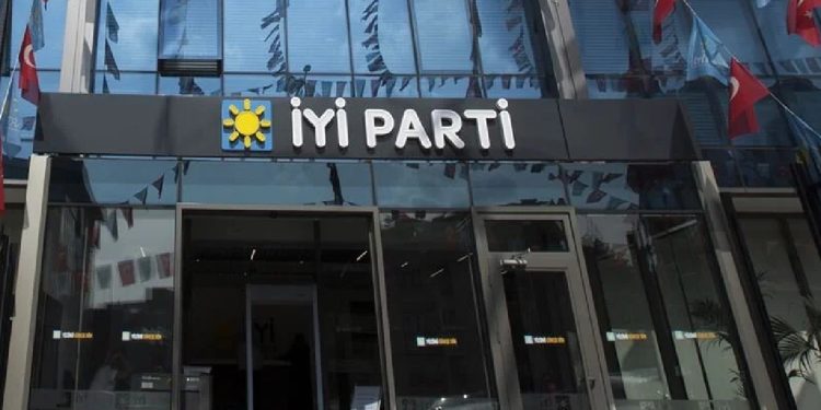 İYİ Parti'de parti içi muhalefet toplantısı