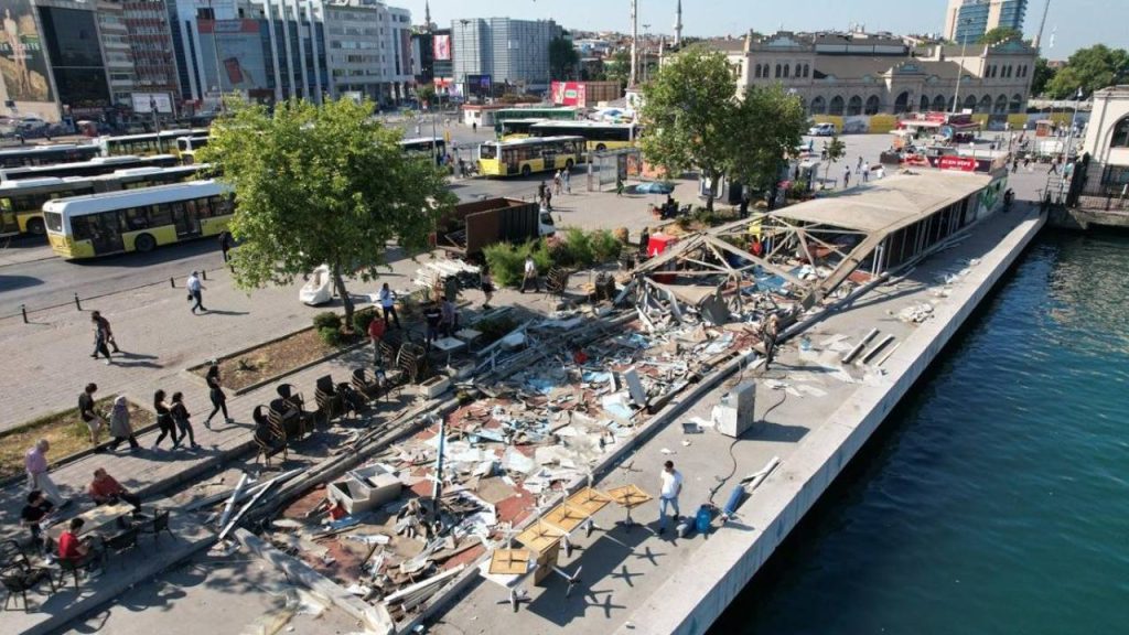 İdare Mahkemesi, Üsküdar'daki kaçak yapıların yıkılması işlemini durdurdu