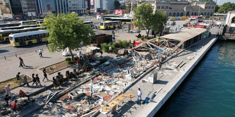 İdare Mahkemesi, Üsküdar'daki kaçak yapıların yıkılması işlemini durdurdu