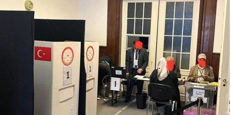 İddia: Hamburg Konsolosluğu, 'muhalif' müşahitlerin gözlem hakkını gasp ediyor