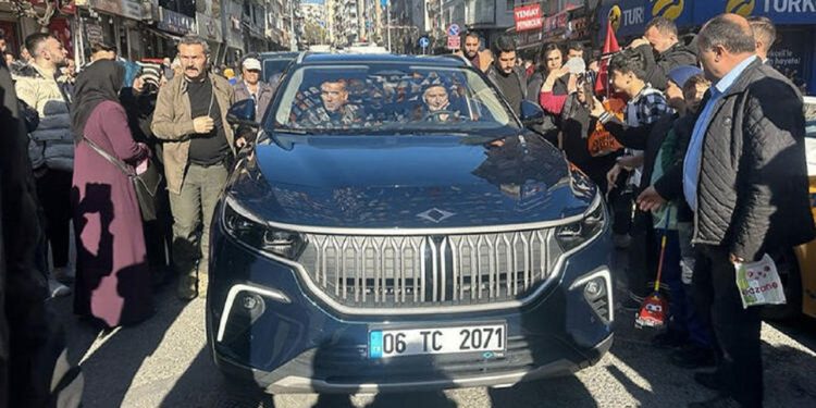 İddia: Soylu'nun konvoyundaki araç, 12 yaşındaki çocuğa çarptı