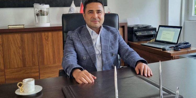 İmam hatip ortaokulu müdüründen Deniz Gezmiş ve arkadaşlarına hakaret