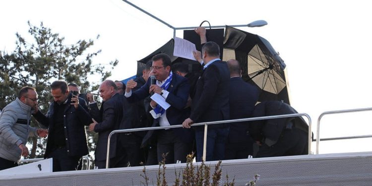 İmamoğlu'na taşlı saldırıdan gözaltına alınan dört kişi daha serbest bırakıldı