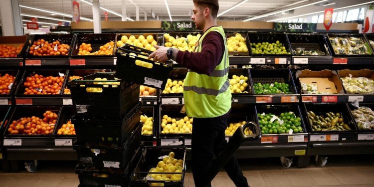 İngiltere'de enflasyon yüzde 8,7'ye geriledi