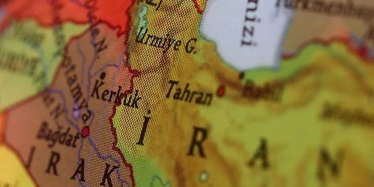 İran, Irak'ın kuzeyinde bulunan ayrılıkçı gruplara yönelik Bağdat hükümetinin harekete geçmemesi halinde bölgeye yönelik saldırılara yeniden başlayacağını açıkladı.