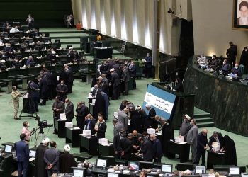 İran'da çifte vatandaşlar milletvekili olamayacak