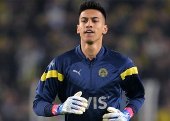 İrfan Can Eğribayat, Altay Bayındır'ı aratmıyor