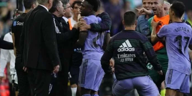 Irkçılık yapan Valencia'nın cezası belli oldu