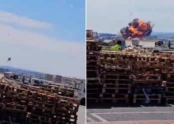 İspanya’da savaş uçağı yere çakıldı: Uçak alev topuna döndü