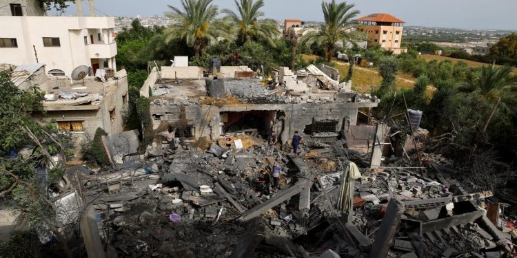 İsrail'in Gazze'ye saldırılarında ölenlerin sayısı 31'e yükseldi