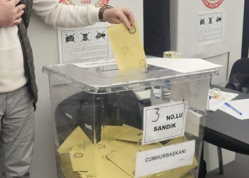 İstanbul’da ‘hayali seçmen’ iddiası: ‘Ümraniye’de adres bilgisi olmayan seçmen kağıtları gönderildi’