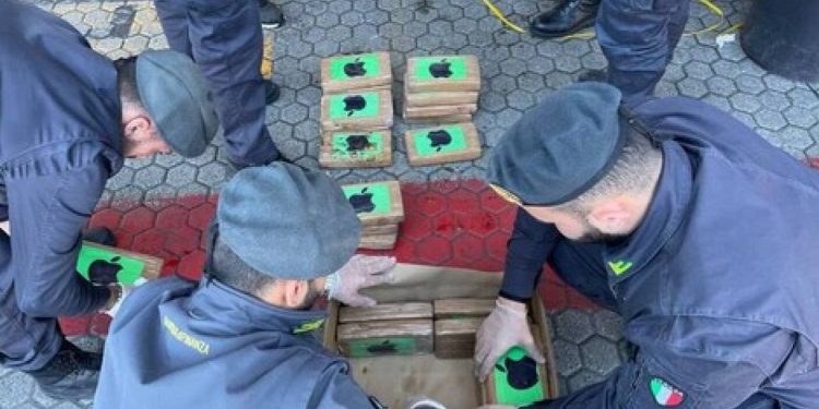 İtalya'da muz kasalarına gizli halde 2,7 ton kokain bulundu