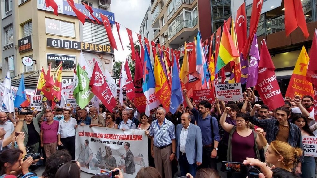 İzmir'de Gezi anması: Biz Geziciyiz siz gidici