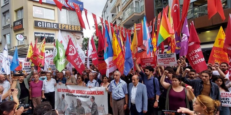 İzmir'de Gezi anması: Biz Geziciyiz siz gidici