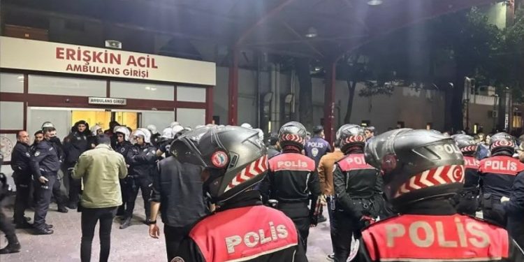 İzmir'de bir kişiyi başından vurarak öldüren polis tutuklandı