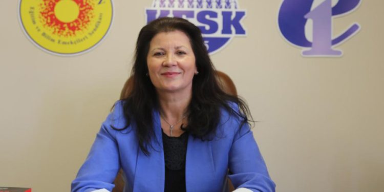 KHK ile ihraç edilen Eğitim Sen Genel Başkanı Necla Kurul görevine iade edildi
