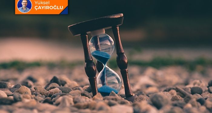 Kadere iman eden kederden emin olur