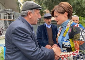 Kaftancıoğlu, Kadıköy'de öldürülen Kürt müzisyen Cihan Aymaz'ın ailesini ziyaret etti