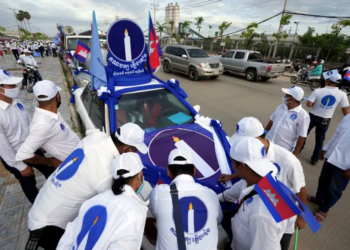Kamboçya’da 54 senelik tek parti rejimi, muhalefetin seçime girmesini yasakladı
