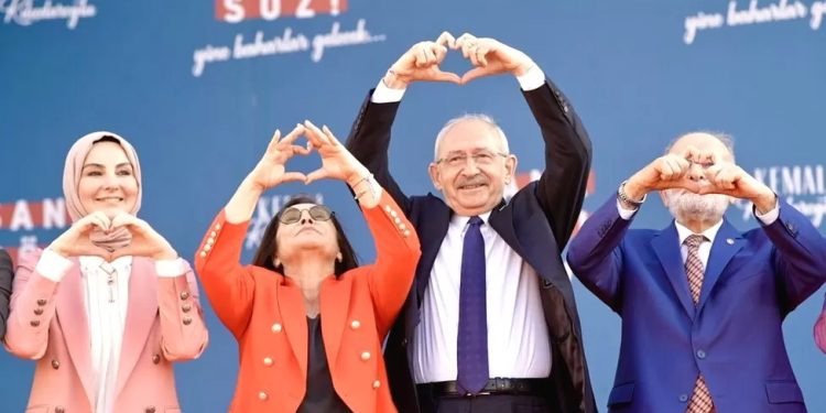 Britanya kamu yayıncısı BBC’ye konuşan millet ittifakının cumhurbaşkanı adayı Kemal Kılıçdaroğlu, Rusya’yla değil Batı’yla ilişkilere öncelik vereceklerini söyledi.