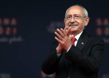 Kılıçdaroğlu: Bulunduğunuz yerlerden ayrılmayın, bu gece uyumayacağız