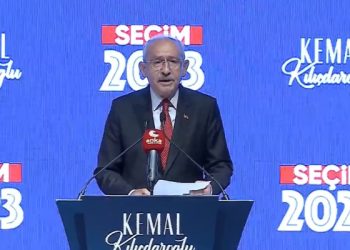 13. Cumhurbaşkanı Adayı Kemal Kılıçdaroğlu seçimin ikinci turunun ardından basın toplantısı düzenledi. Kılıçdaroğlu, "Hakkınız, hukukunuz için mücadele verdim, vermeye de devam edeceğim" dedi.
