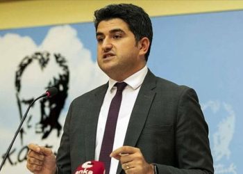 Kılıçdaroğlu, Onursal Adıgüzel'i görevden aldı