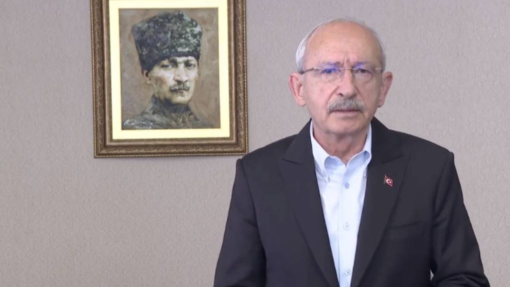 Kılıçdaroğlu, “Vatanımızı bırakmayacağız” dedi: Gençler, ölü toprağını atın üstünüzden, vatanını seven sandığa gelsin!