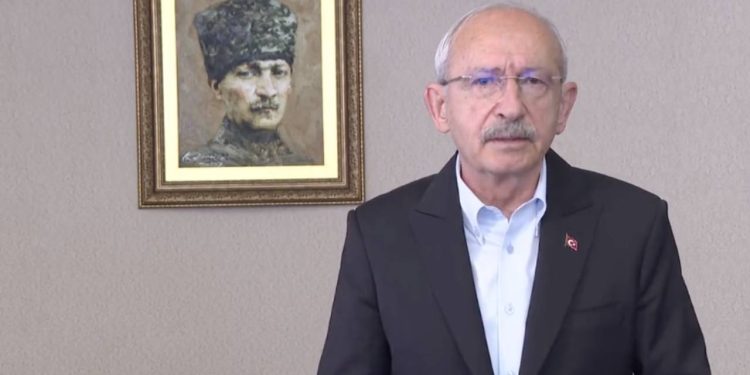 Kılıçdaroğlu, “Vatanımızı bırakmayacağız” dedi: Gençler, ölü toprağını atın üstünüzden, vatanını seven sandığa gelsin!